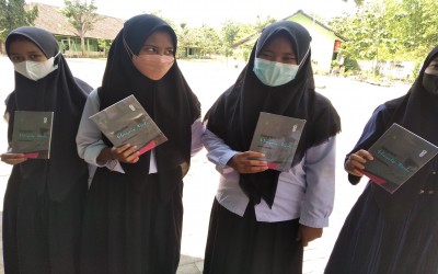 Buku Karya Siswa MTs Negeri 2 Telah Terbit